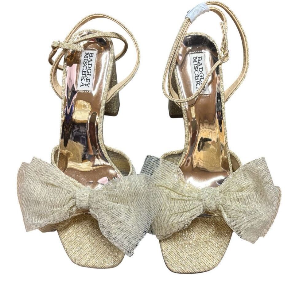Badgley Mischka Sophie Block Heel Sandal with Tulle Flower in Gold NWB Size 9 1/